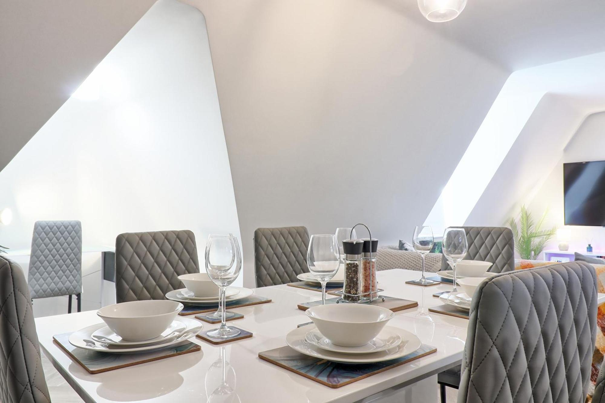 Writtle Massive 4 Bedroom Apartment With Parking In Gorgeous Countryside Location & Short Drive To Chelmsford City Centre Contractors Welcome Екстер'єр фото