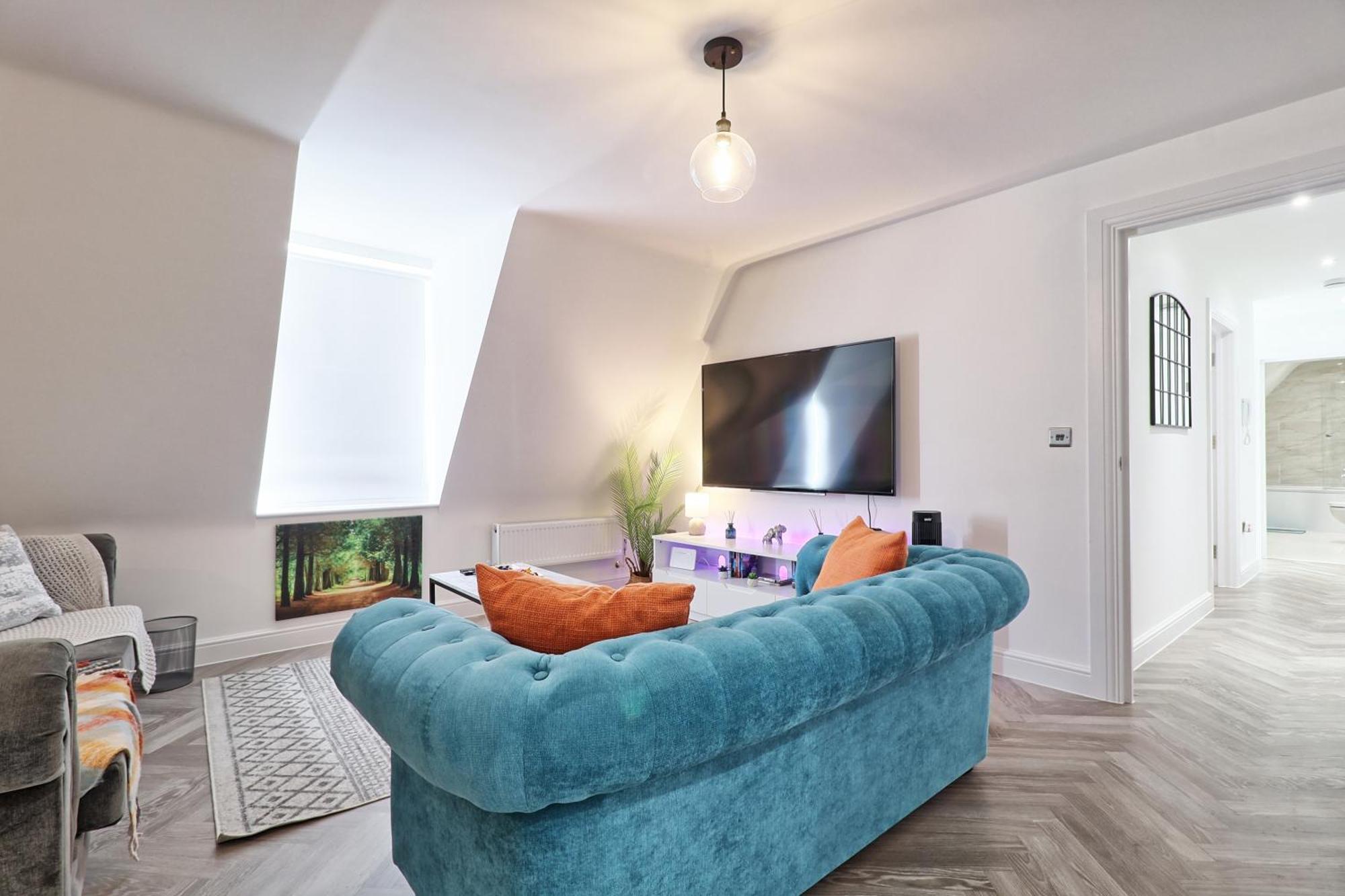 Writtle Massive 4 Bedroom Apartment With Parking In Gorgeous Countryside Location & Short Drive To Chelmsford City Centre Contractors Welcome Екстер'єр фото