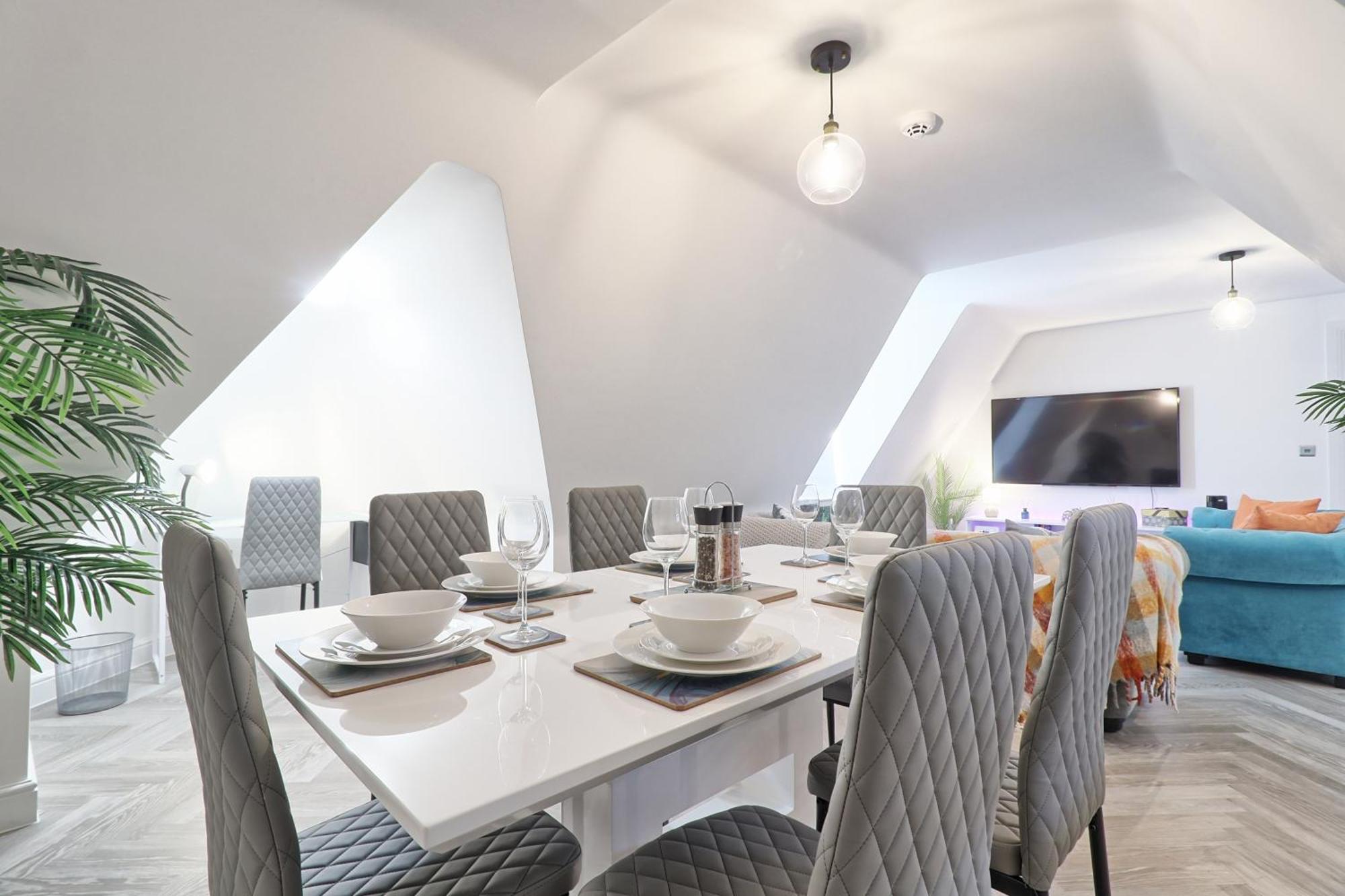 Writtle Massive 4 Bedroom Apartment With Parking In Gorgeous Countryside Location & Short Drive To Chelmsford City Centre Contractors Welcome Екстер'єр фото