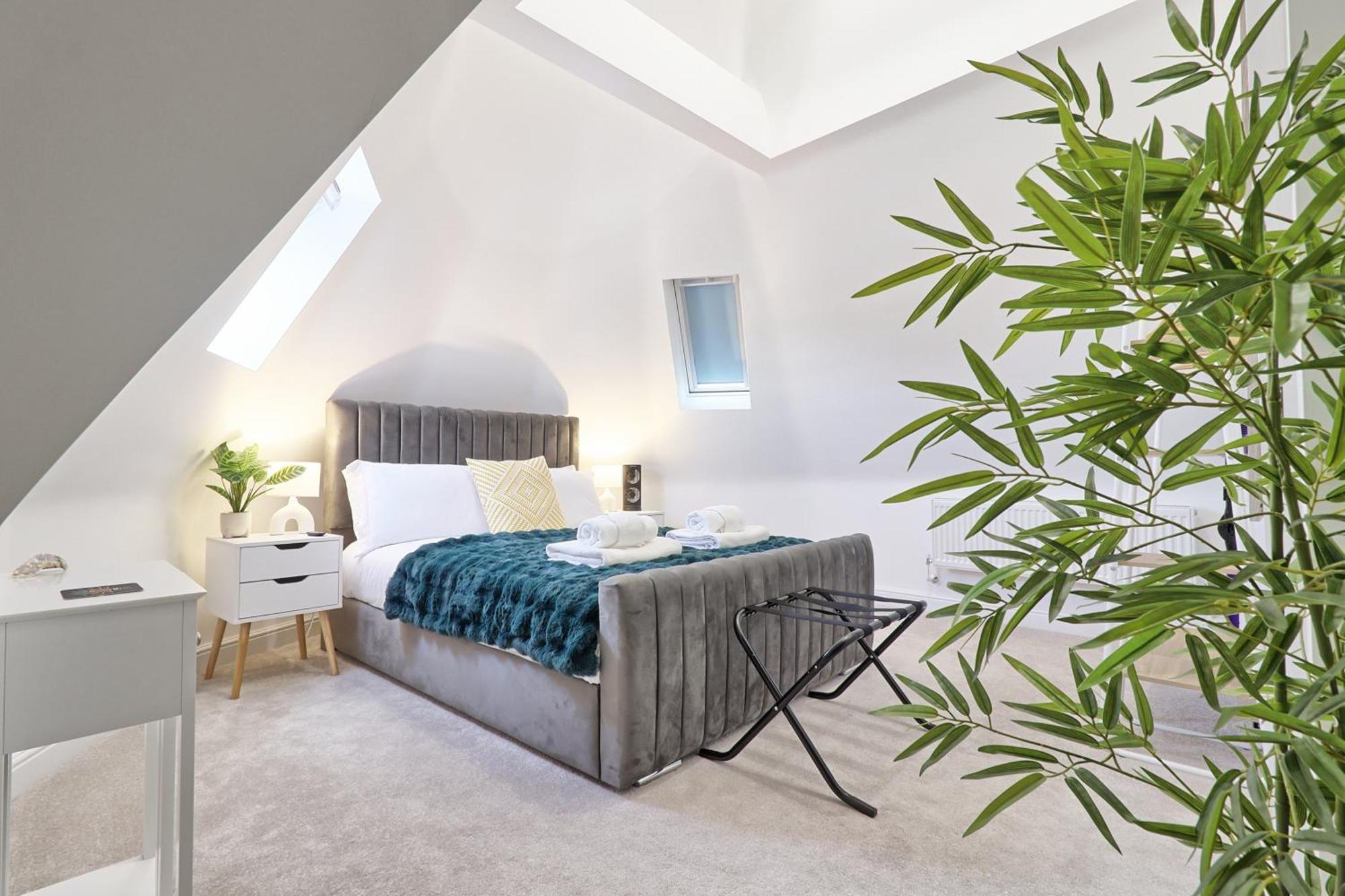 Writtle Massive 4 Bedroom Apartment With Parking In Gorgeous Countryside Location & Short Drive To Chelmsford City Centre Contractors Welcome Екстер'єр фото