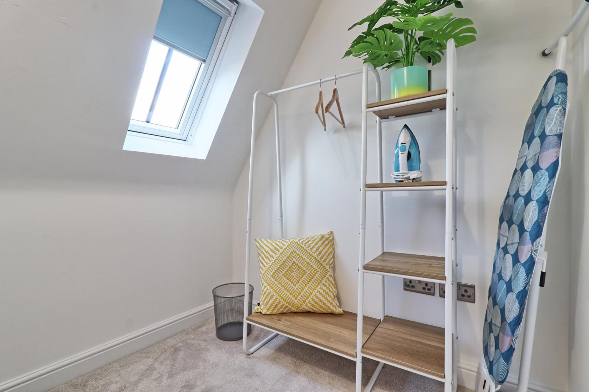 Writtle Massive 4 Bedroom Apartment With Parking In Gorgeous Countryside Location & Short Drive To Chelmsford City Centre Contractors Welcome Екстер'єр фото