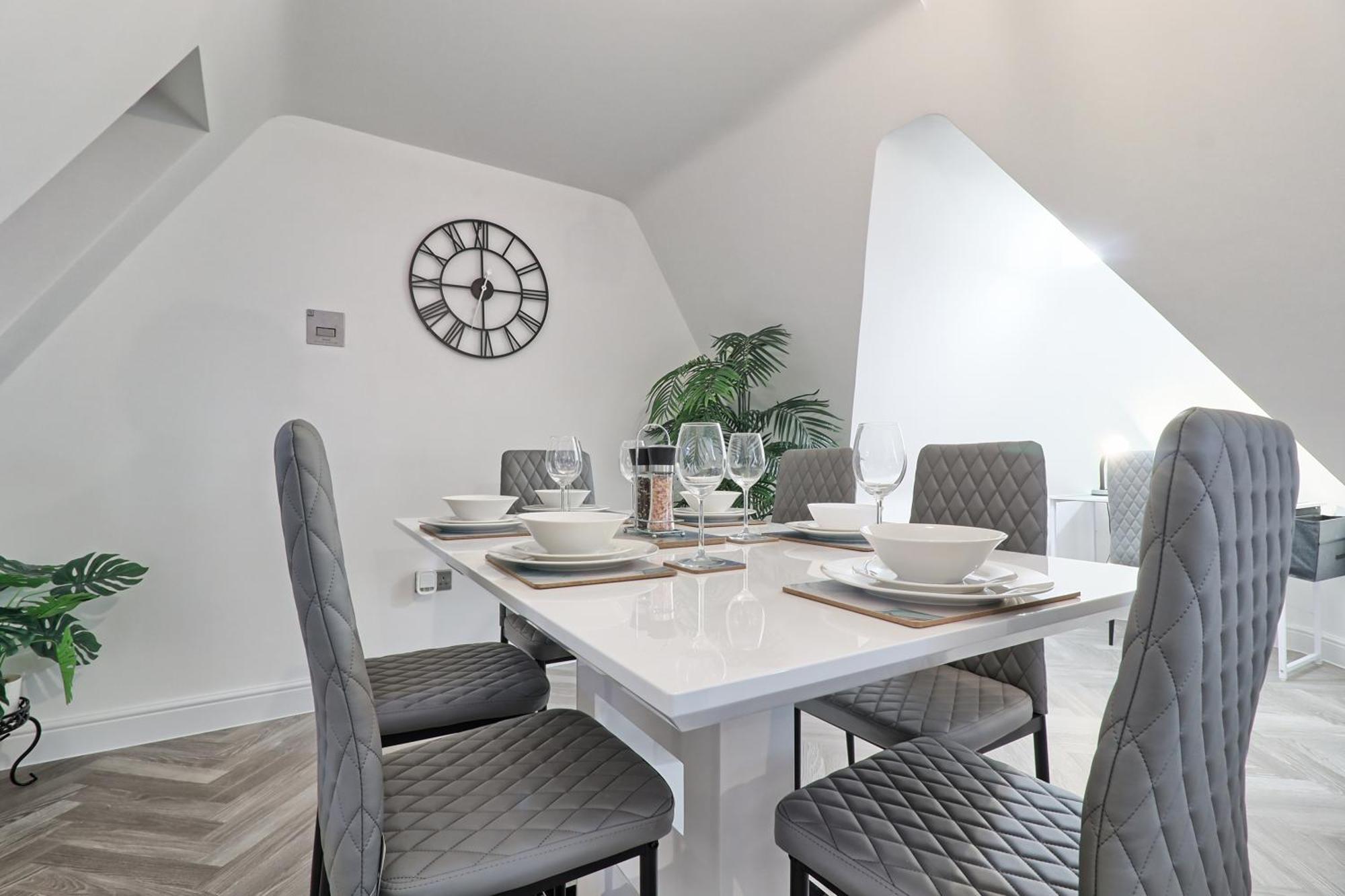 Writtle Massive 4 Bedroom Apartment With Parking In Gorgeous Countryside Location & Short Drive To Chelmsford City Centre Contractors Welcome Екстер'єр фото
